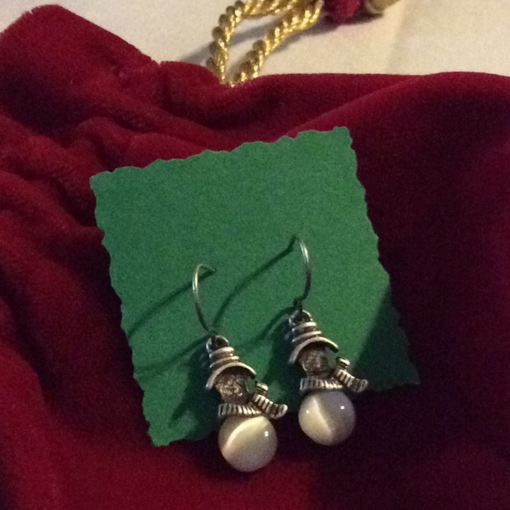 Dangle snowman earrings